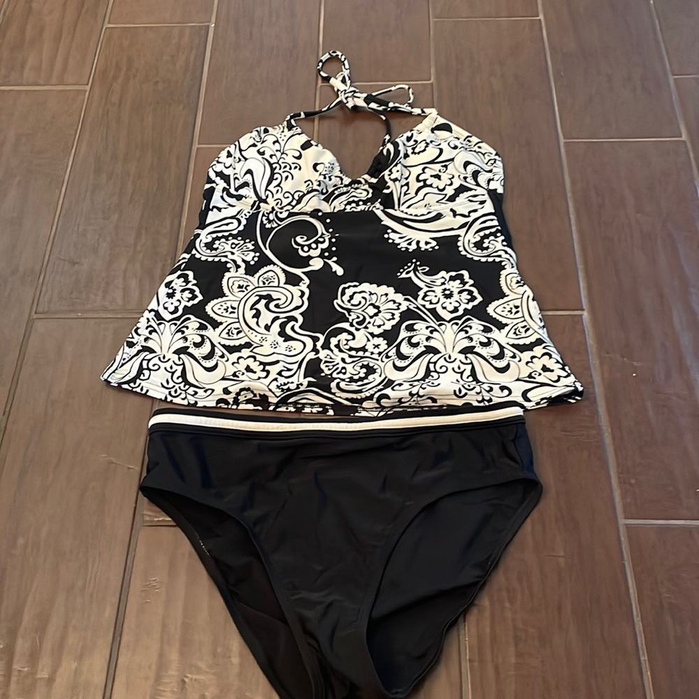 Swim suit